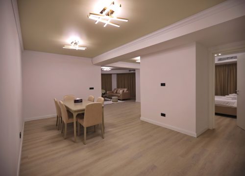 Apartament 3 camere cu vedere la oras